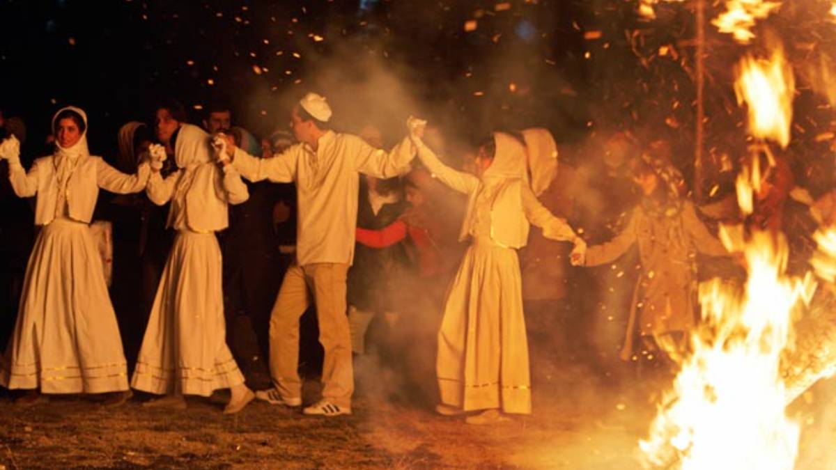 Il popolo iraniano in rivolta a difesa della cultura