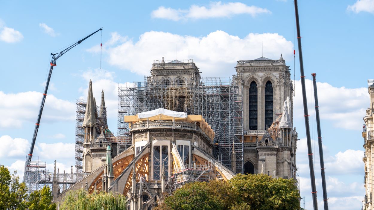 Notre Dame: il simbolo di Parigi risorge dalle sue ceneri