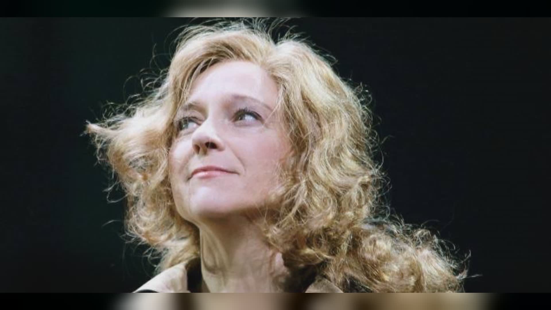 Elisabetta Pozzi riceve il 66° 'Premio Simoni una vita per il teatro'