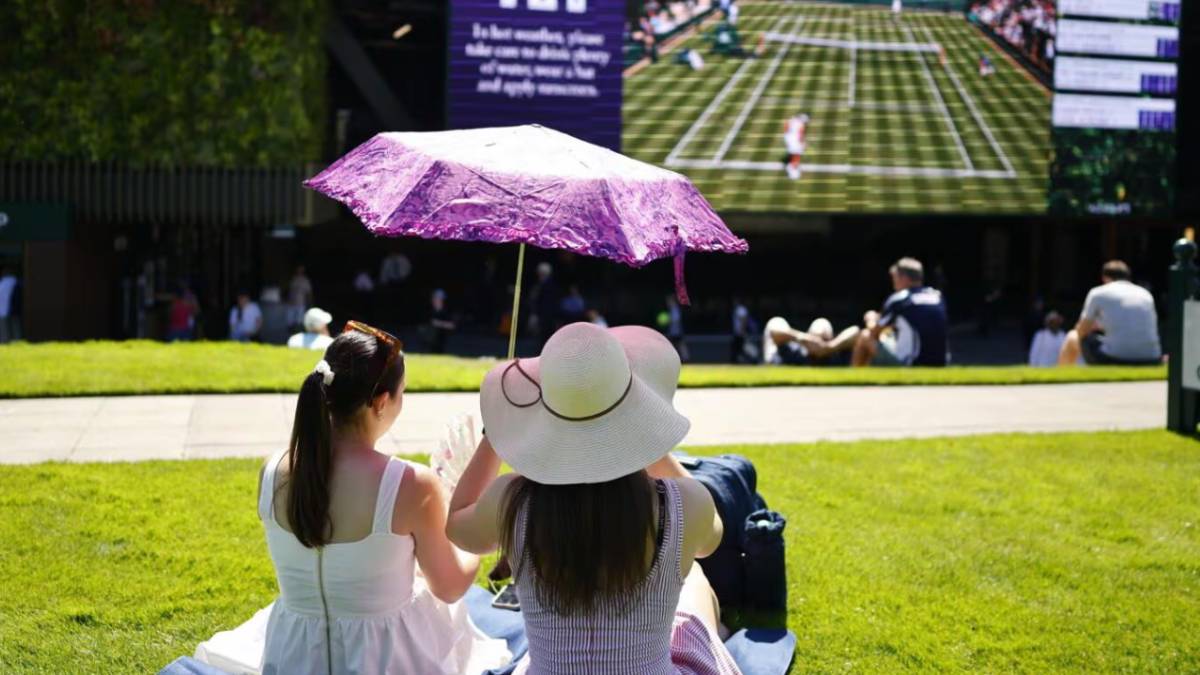 Sinner batte Djokovic a Wimbledon, ma il vero avversario è il clima: 34 gradi a Londra