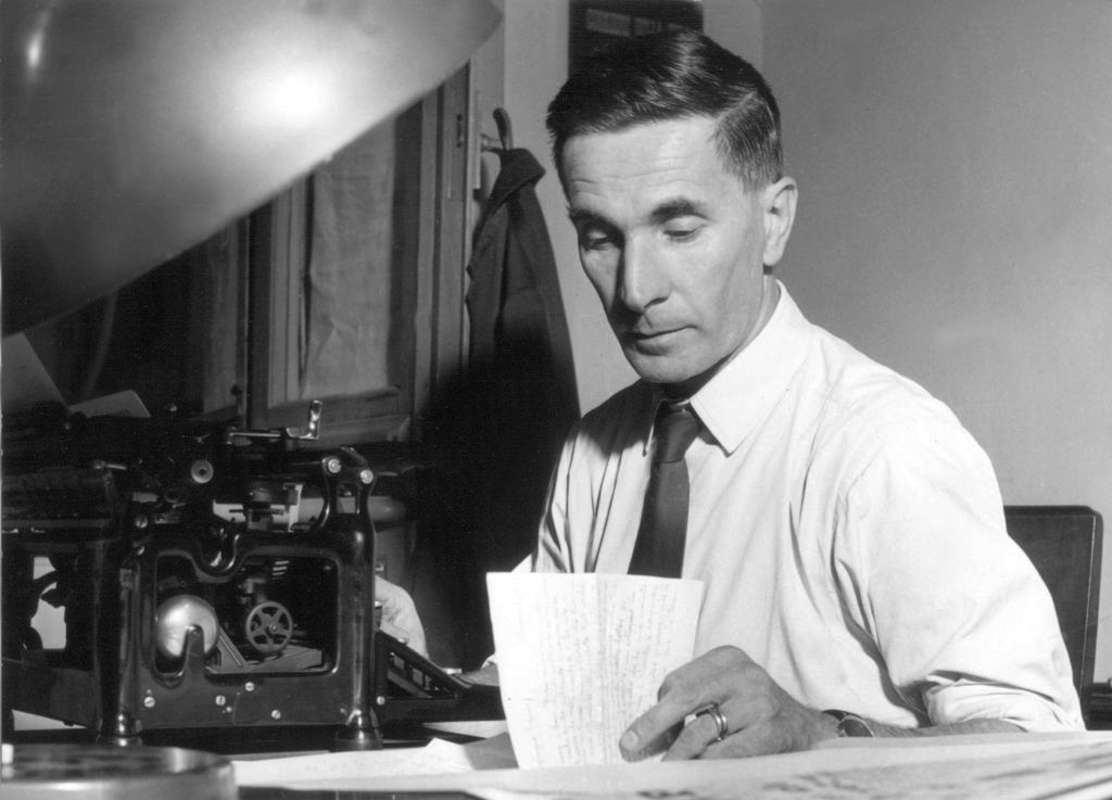 A Milano si aprono le porte della casa di Dino Buzzati 