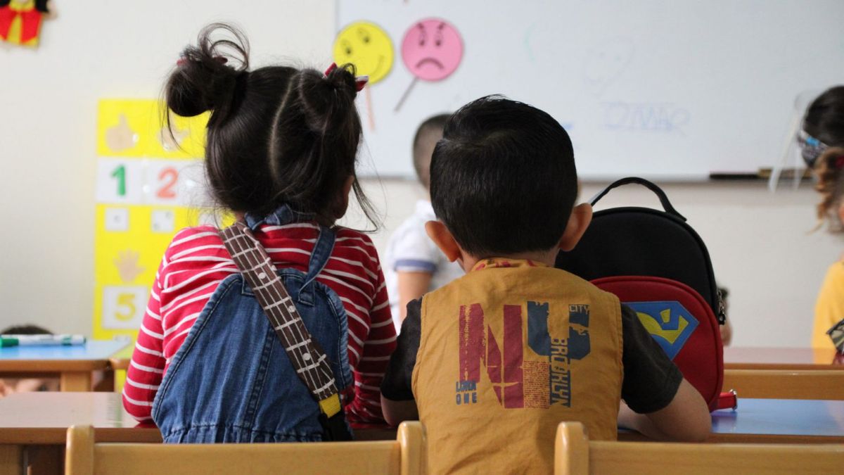 BAMBINI DI SPALLE (1) Perché sempre più genitori al mondo preferiscono avere una figlia