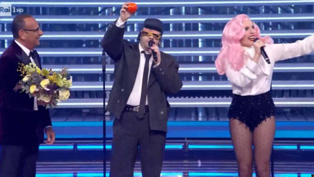 Effetto Pitony. Quando il feed anticipa il palco