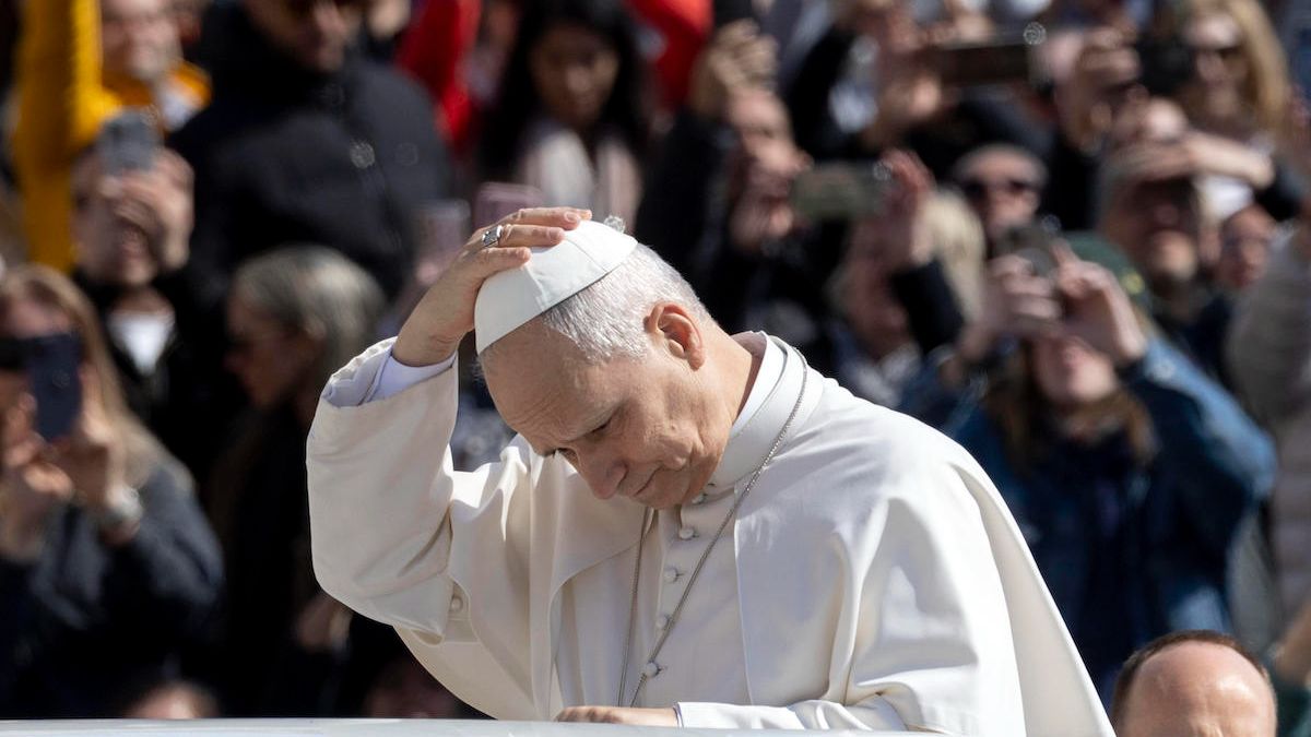 PAPA (1) Trump attacca Leone XIV e il Papa risponde