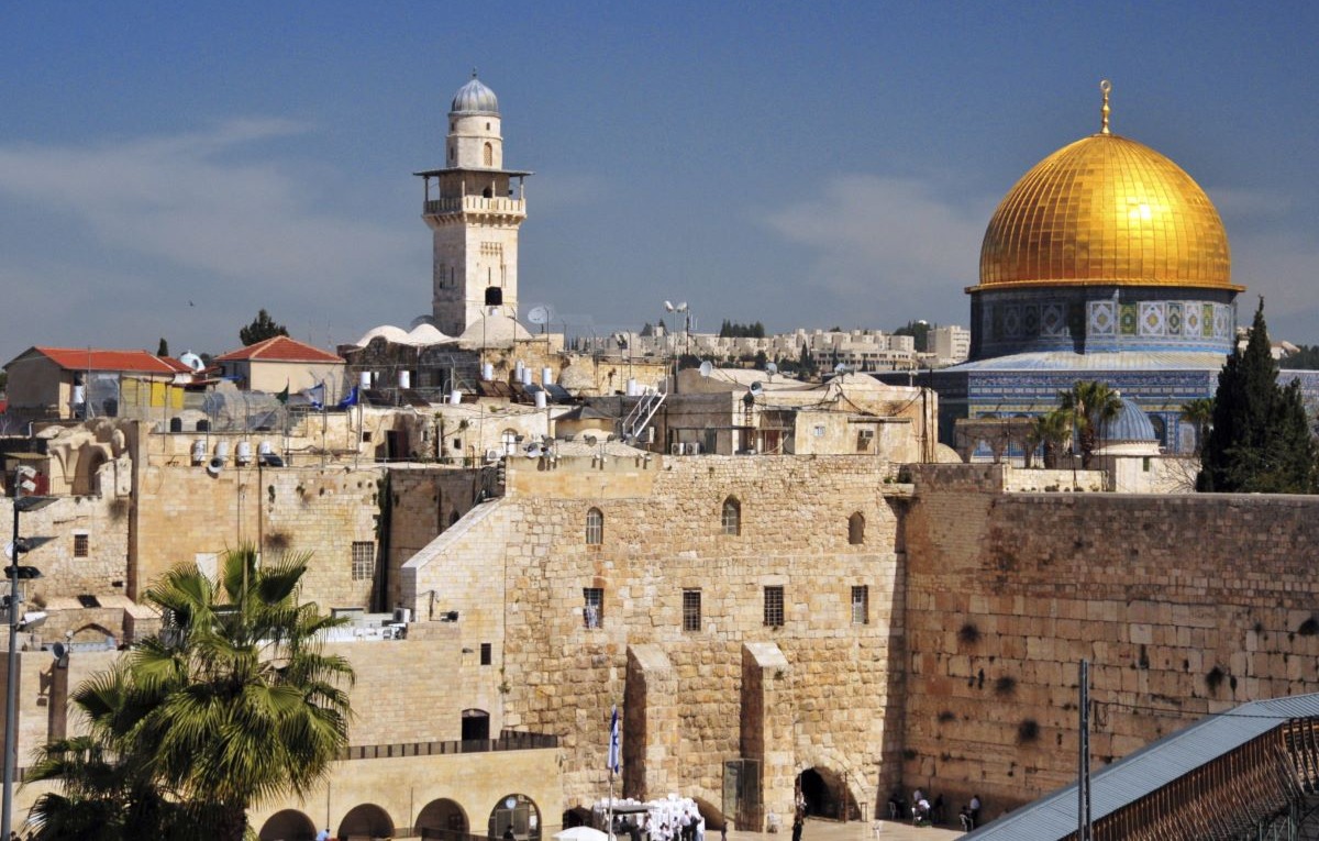 Terra ferita e sacra: dalle macerie di oggi alla culla dei santi