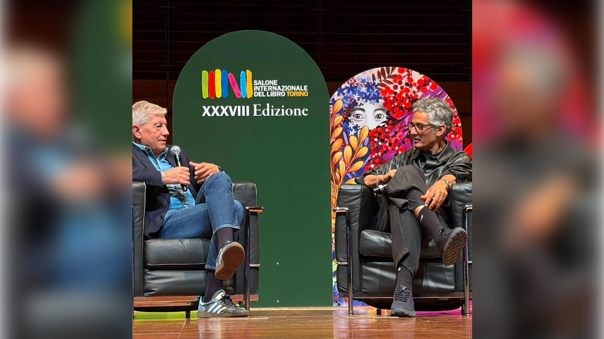 1779038735368_Aldo_Grasso_e_Fiorello_al_Salone_del_Libro_ (1) Fiorello al Salone del Libro: "La televisione italiana ha smesso di rischiare"