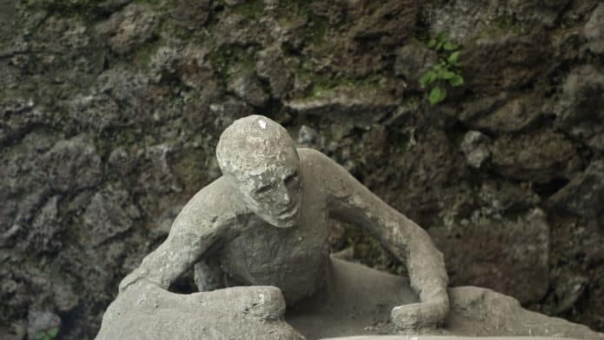 adobestock_73936779-695×465 Pompei, le vite sotto il gesso