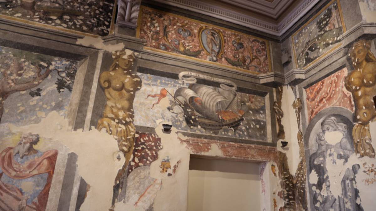 afd22a98aa34c76bb79aead2c1159050 Casa Leopardi stupisce ancora: affiora un nuovo ciclo pittorico