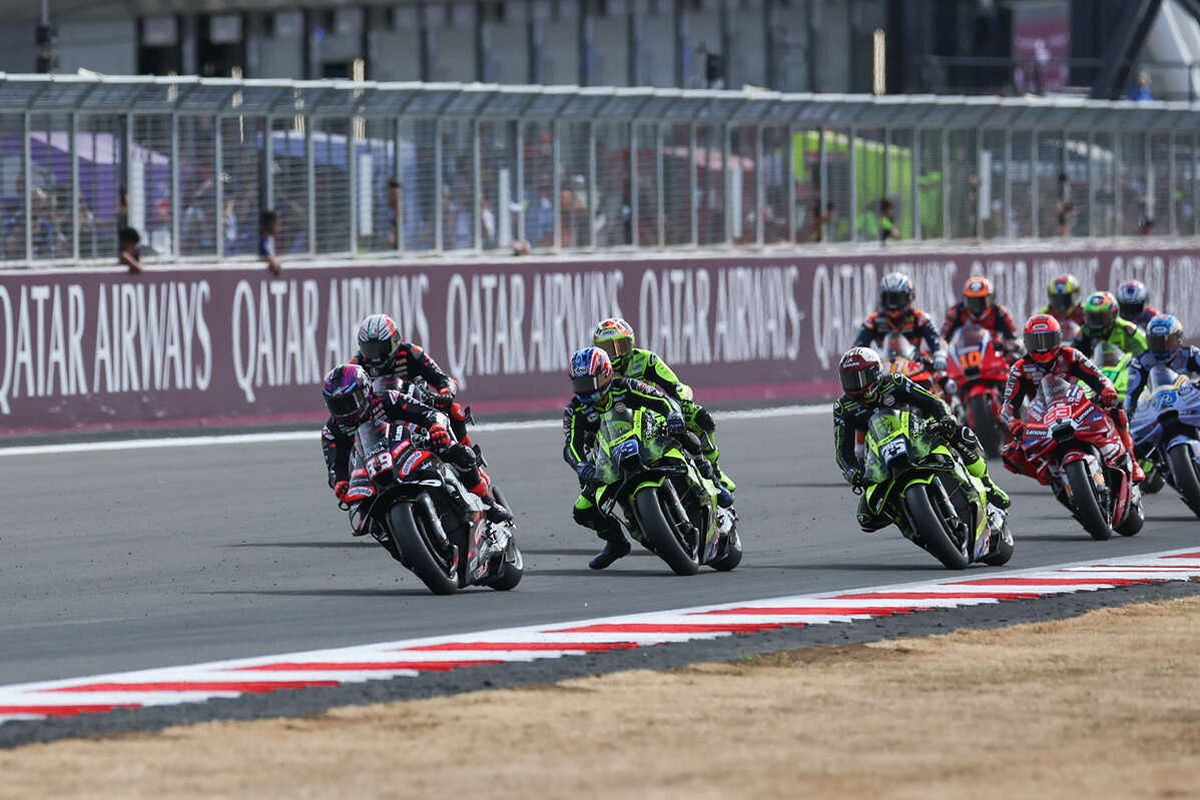 Ra&uacute;l Fern&aacute;ndez vince il Gp di Gran Bretagna davanti a Martin e Bezzecchi