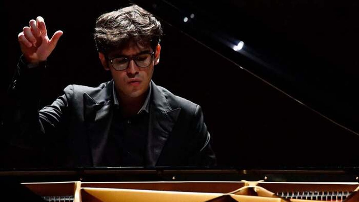 828cb5d7e3dc6f4b6e0fe4ff30b8ec91 (1) Ruben Xhaferi conquista il Premio Venezia