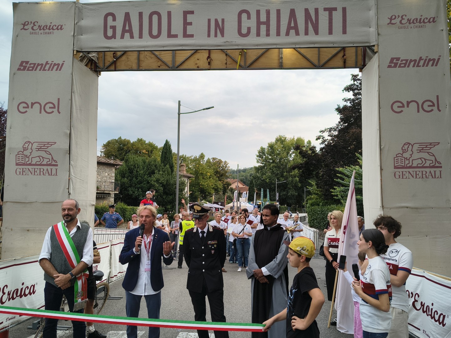831dcba6-d344-280f-f5bc-4994af7ef27a L’Eroica torna a Gaiole, tra biciclette e polvere